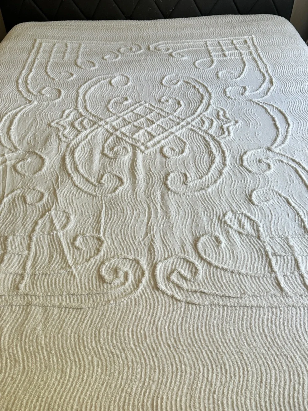 Vintage Chenille Bedspead White 74